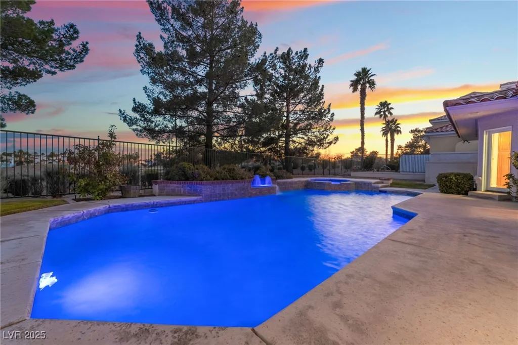 8701 Robinson Ridge, Las Vegas, NV 89117