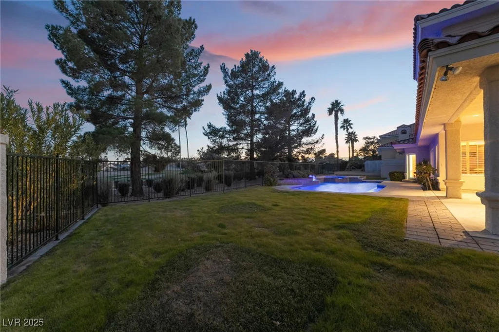 8701 Robinson Ridge, Las Vegas, NV 89117