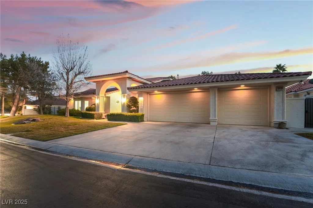 8701 Robinson Ridge, Las Vegas, NV 89117