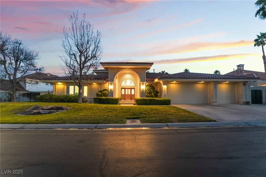 8701 Robinson Ridge, Las Vegas, NV 89117