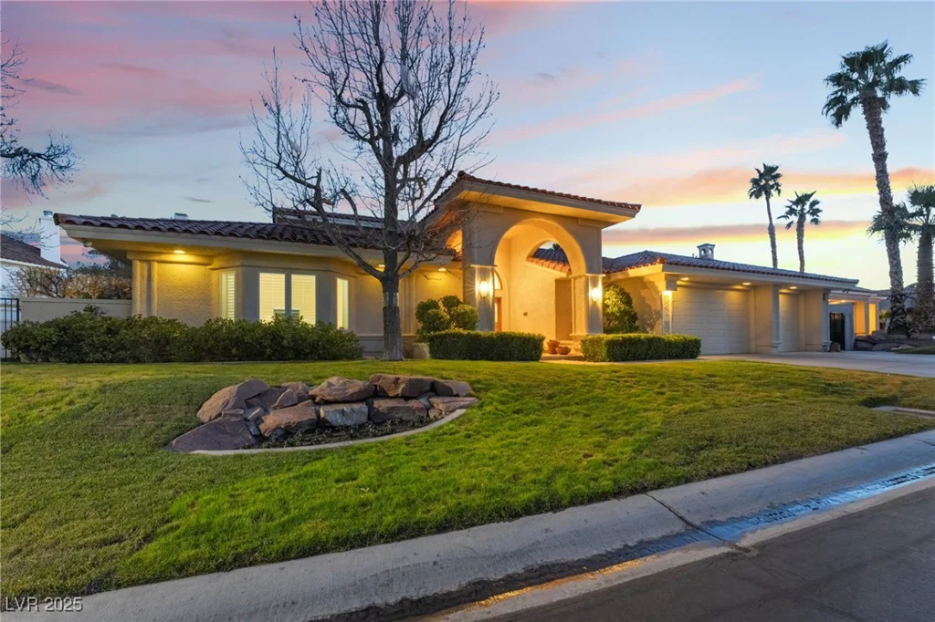 8701 Robinson Ridge, Las Vegas, NV 89117