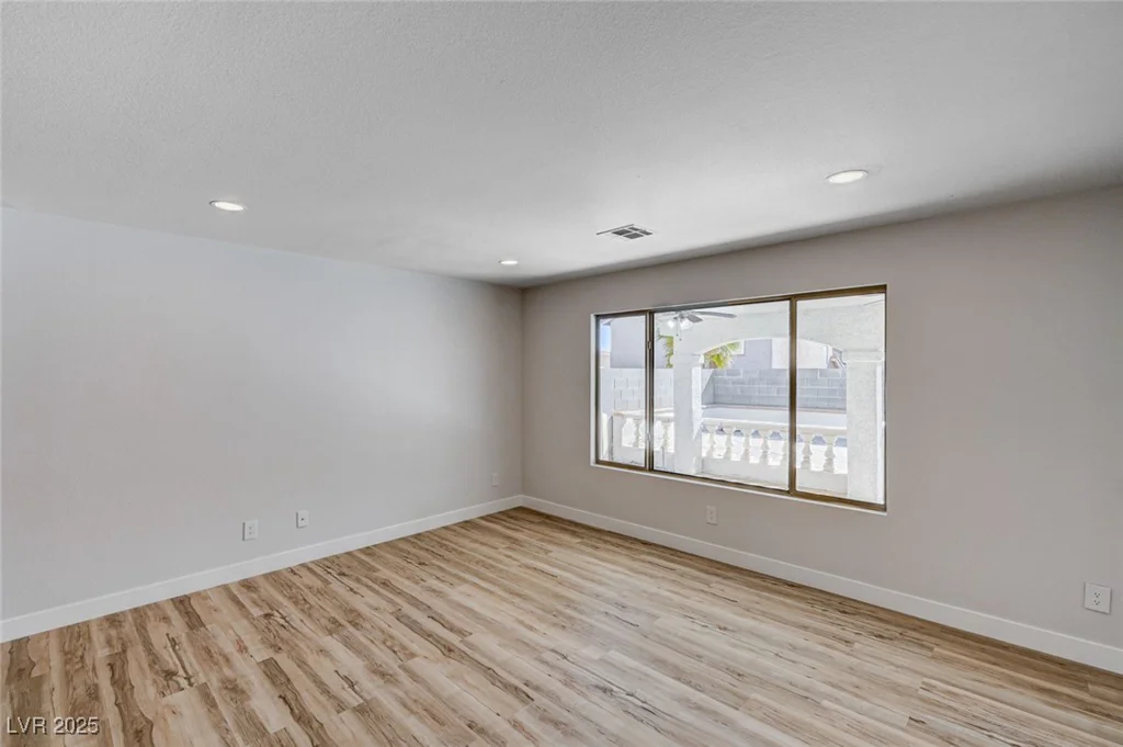 4839 Englewood, Las Vegas, NV 89139