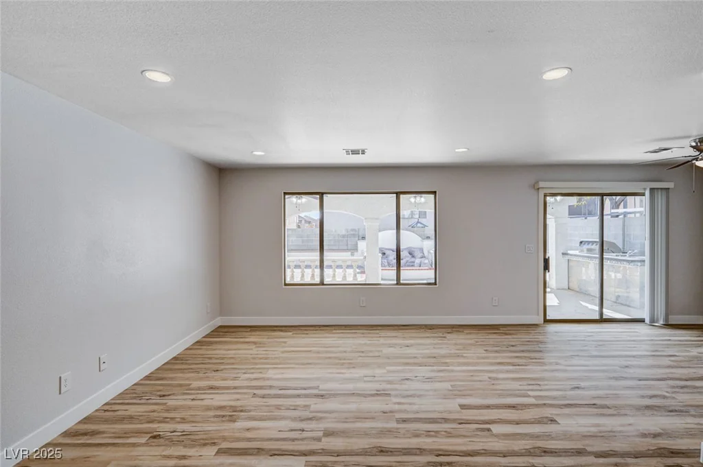 4839 Englewood, Las Vegas, NV 89139