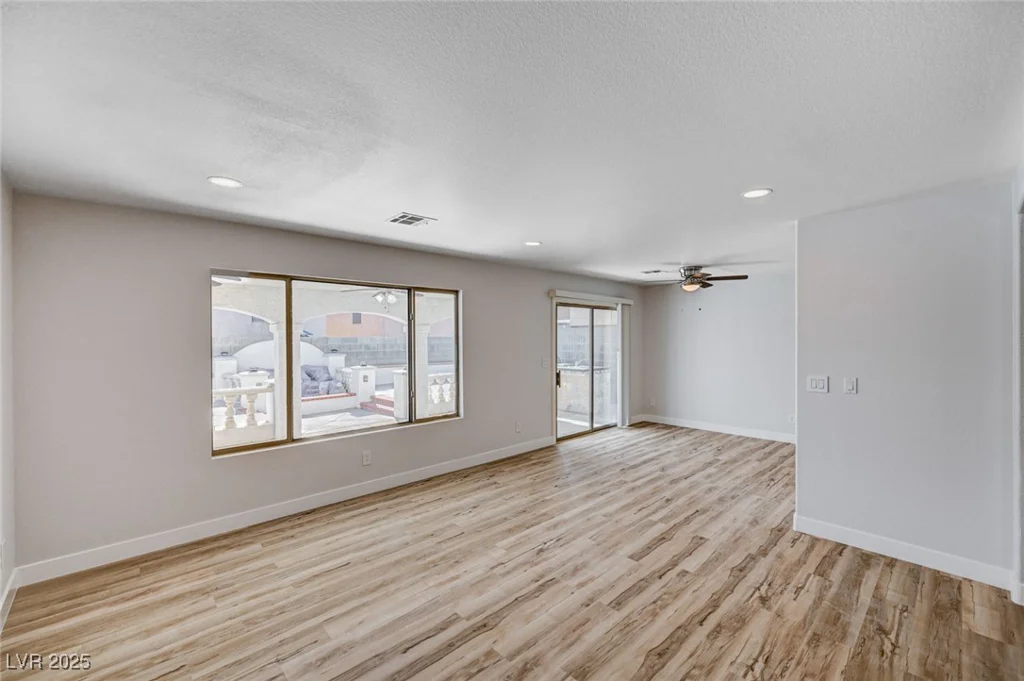 4839 Englewood, Las Vegas, NV 89139