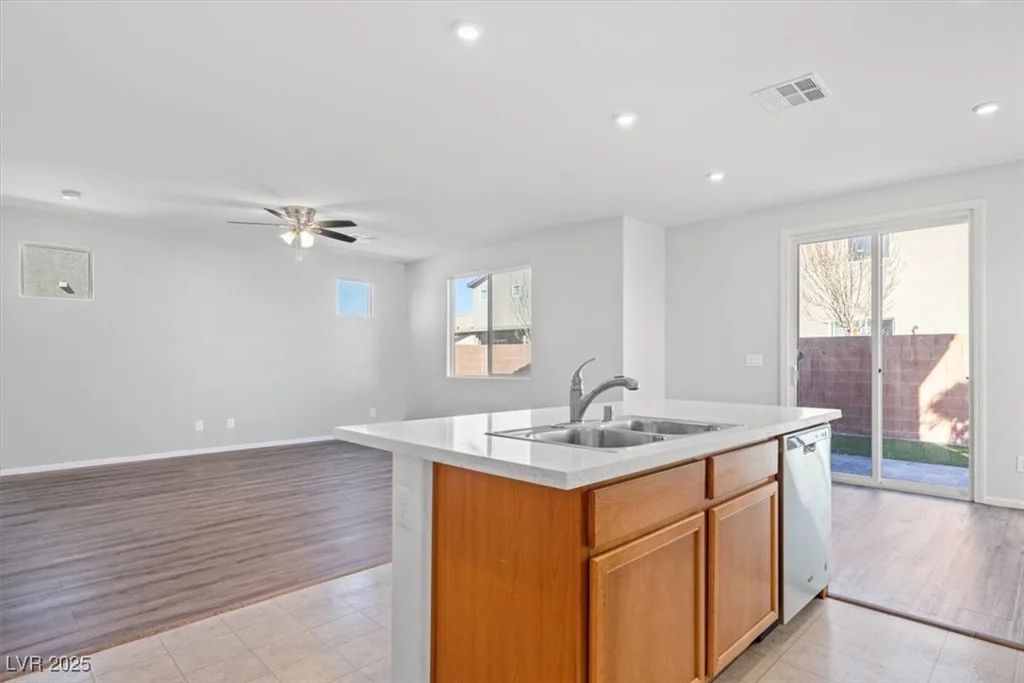 430 Shimmering Sands, North Las Vegas, NV 89031