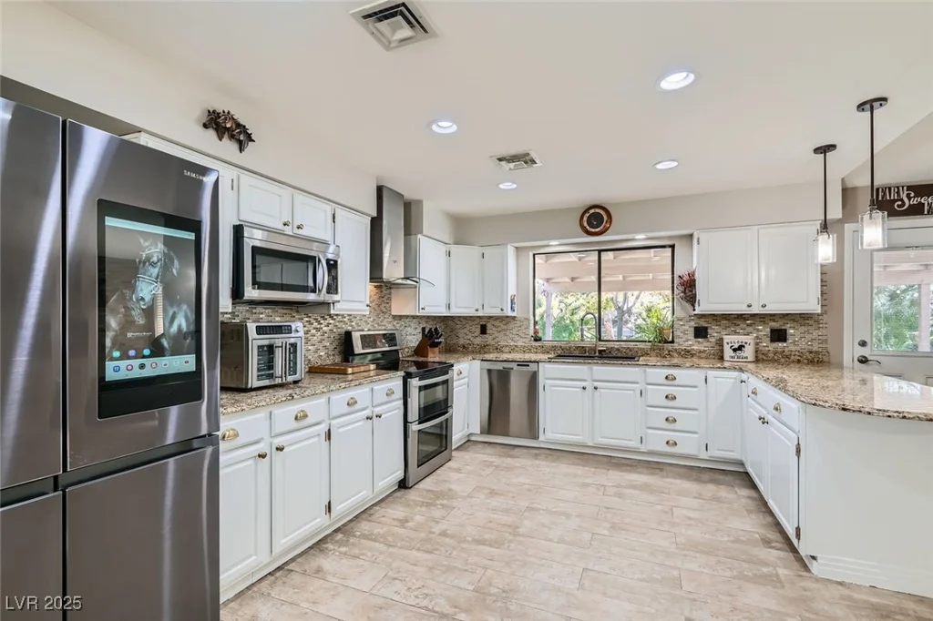 6925 Donald Nelson, Las Vegas, NV 89131