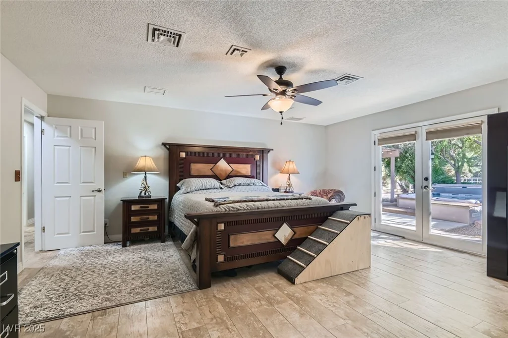 6925 Donald Nelson, Las Vegas, NV 89131