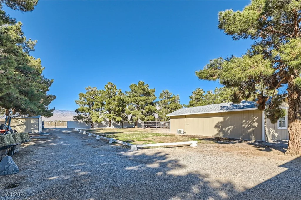 6925 Donald Nelson, Las Vegas, NV 89131