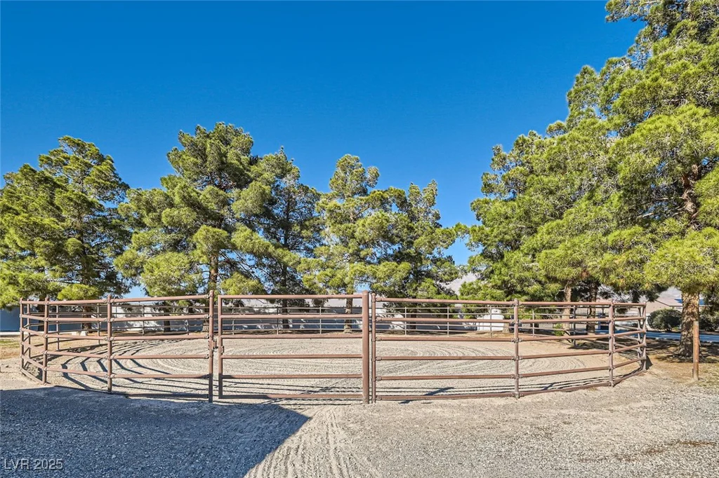 6925 Donald Nelson, Las Vegas, NV 89131