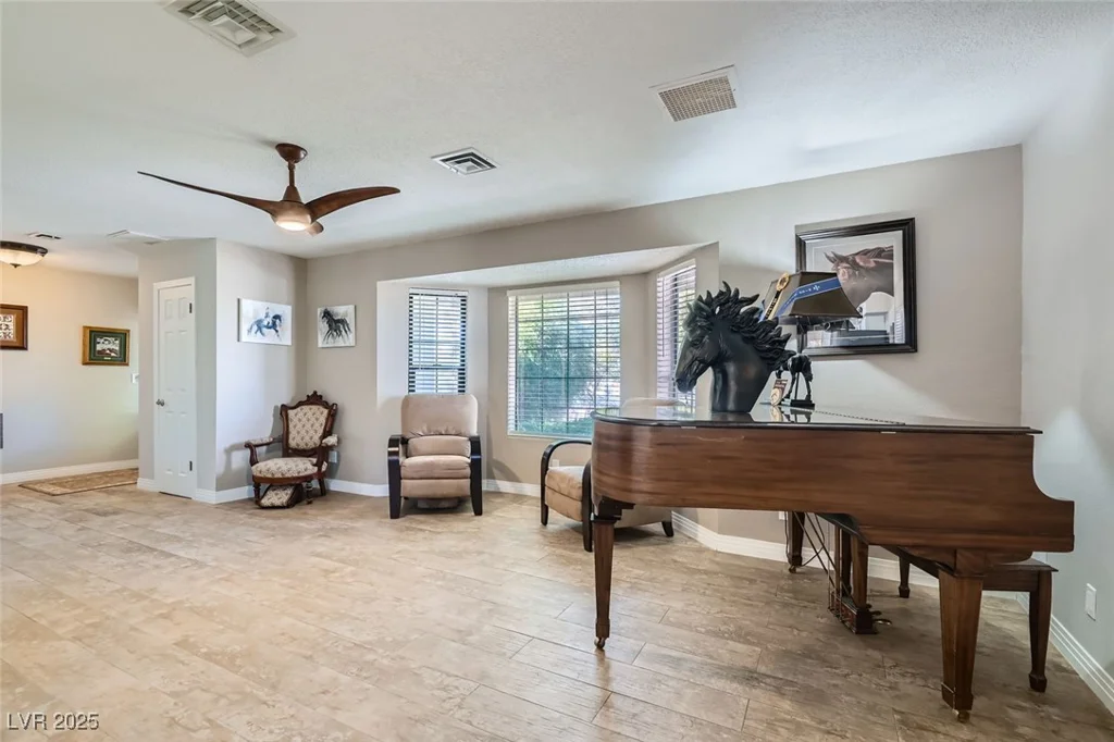 6925 Donald Nelson, Las Vegas, NV 89131