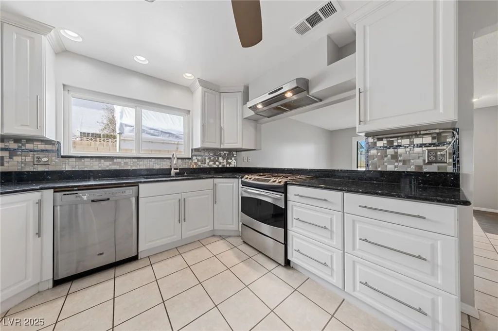 4272 Russell, Las Vegas, NV 89120