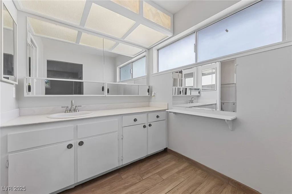 4272 Russell, Las Vegas, NV 89120