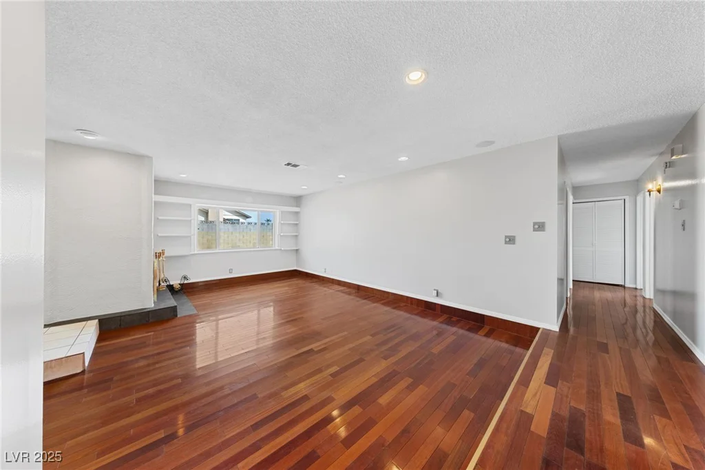 4272 Russell, Las Vegas, NV 89120