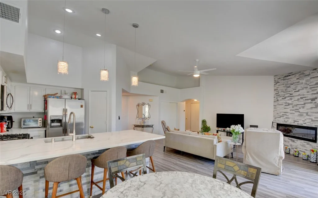 4810 Black Bear, Las Vegas, NV 89149