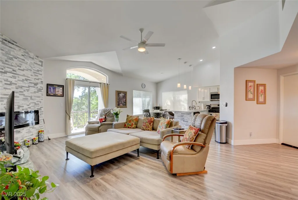 4810 Black Bear, Las Vegas, NV 89149
