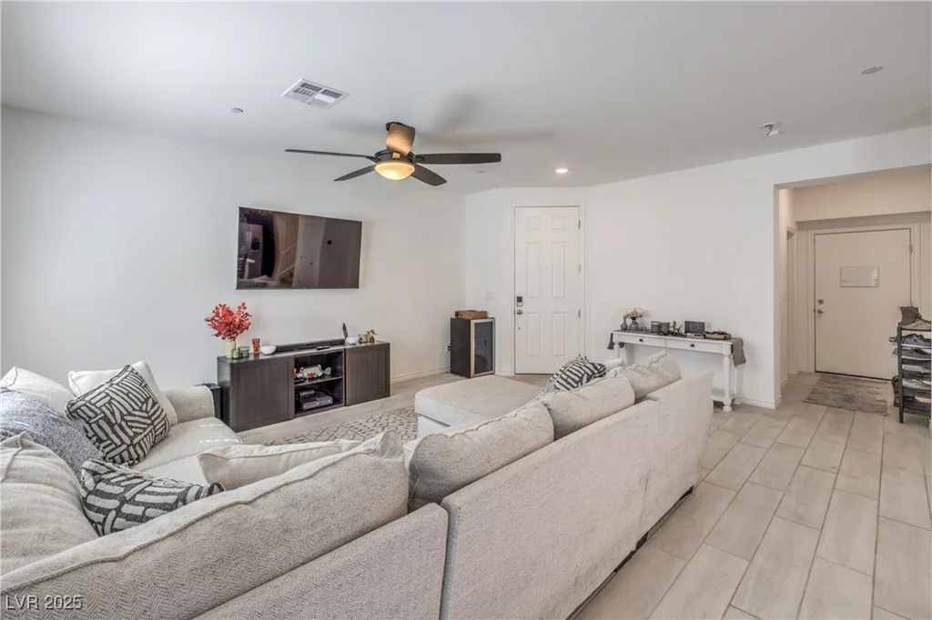 7232 Decatur, Las Vegas, NV 89131