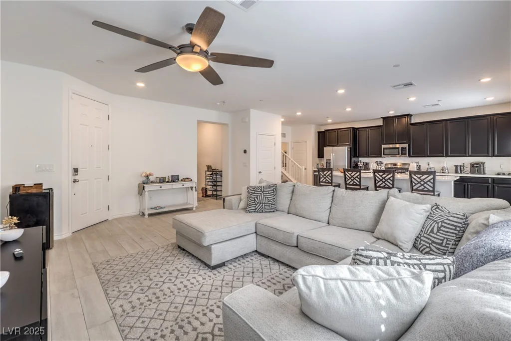 7232 Decatur, Las Vegas, NV 89131