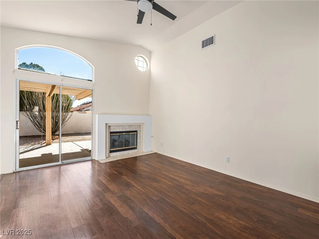 9725 Sierra Mesa, Las Vegas, NV 89117