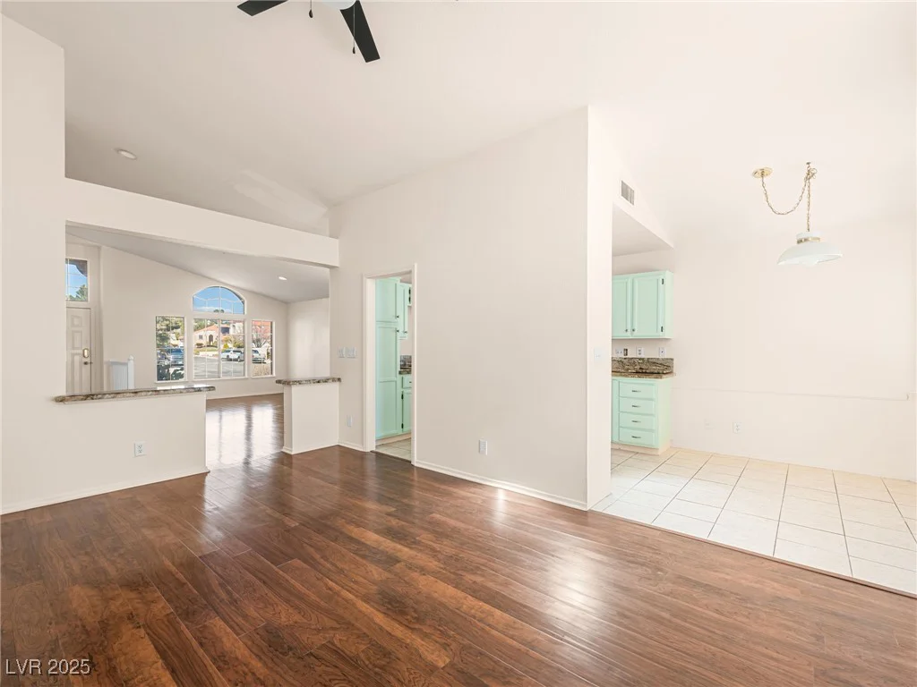 9725 Sierra Mesa, Las Vegas, NV 89117