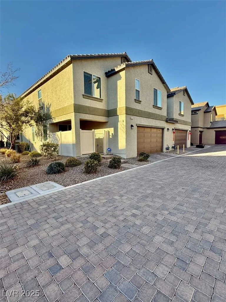 6145 Scarlet Leaf, Las Vegas, NV 89148