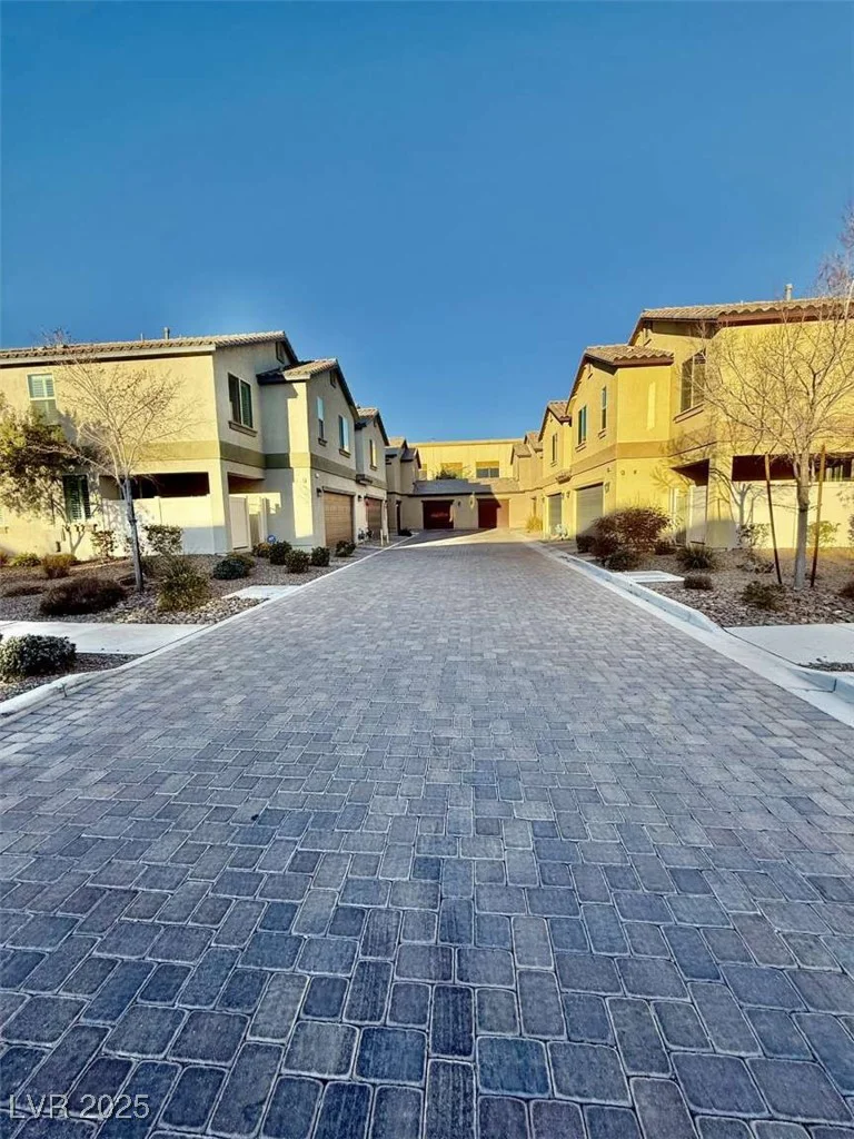 6145 Scarlet Leaf, Las Vegas, NV 89148