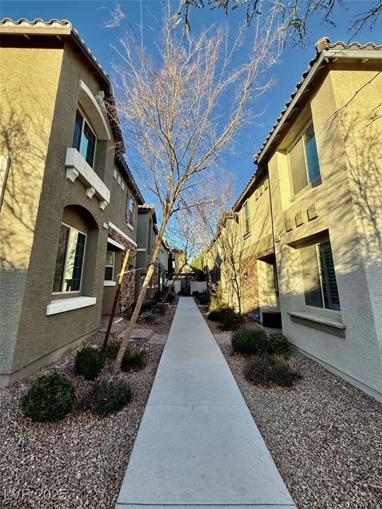 6145 Scarlet Leaf, Las Vegas, NV 89148