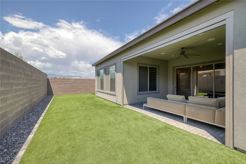 10065 Auburn Rose, Las Vegas, NV 89143