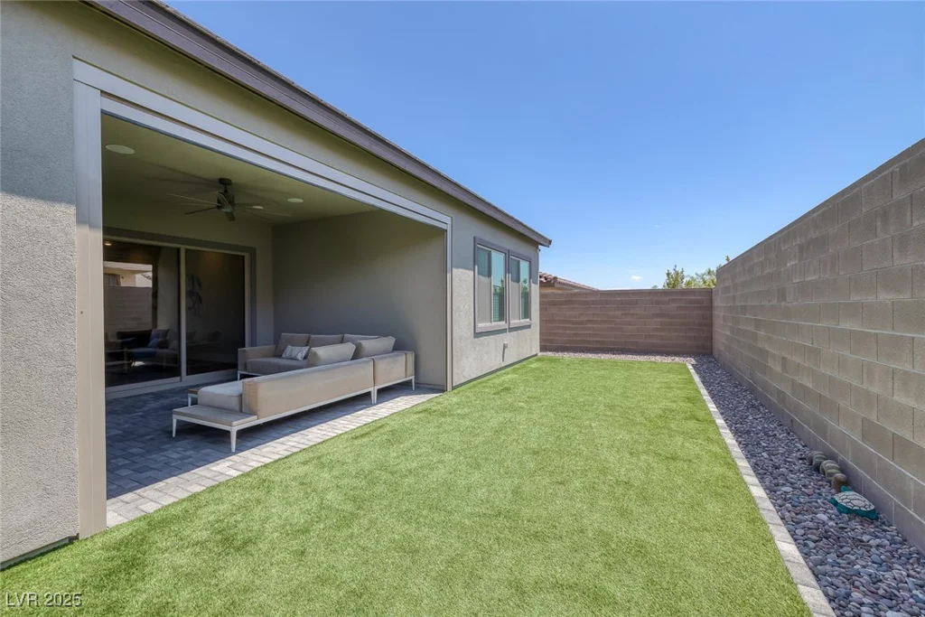 10065 Auburn Rose, Las Vegas, NV 89143