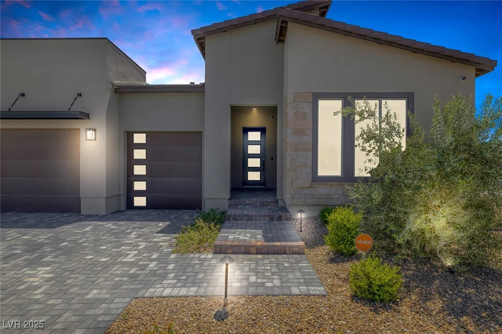 10065 Auburn Rose, Las Vegas, NV 89143