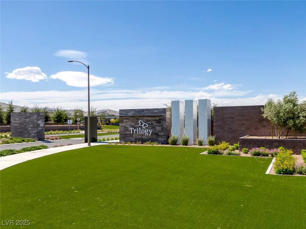 10065 Auburn Rose, Las Vegas, NV 89143