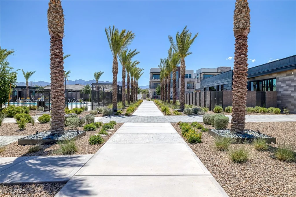 10065 Auburn Rose, Las Vegas, NV 89143