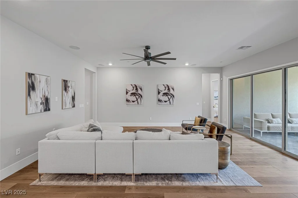 10065 Auburn Rose, Las Vegas, NV 89143