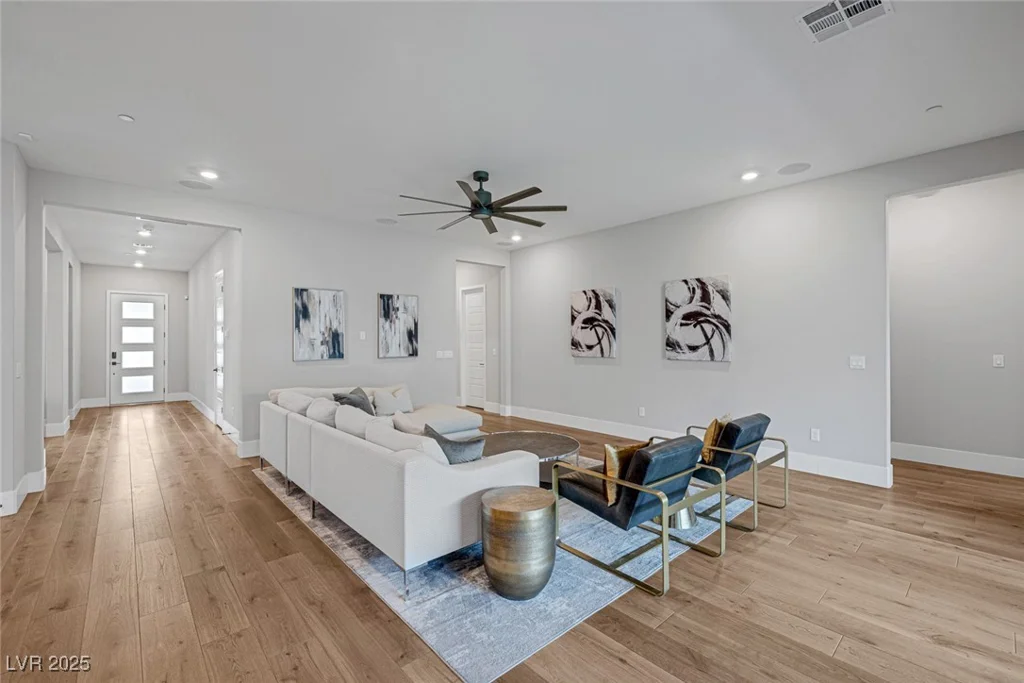 10065 Auburn Rose, Las Vegas, NV 89143