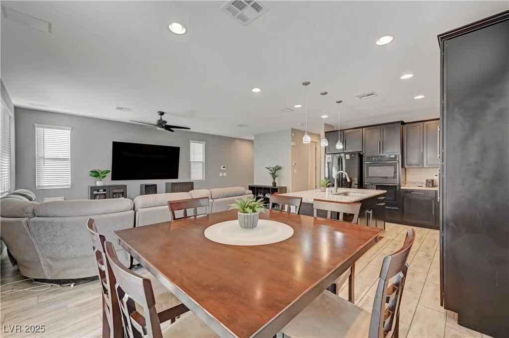 6221 Desert Orchid, Las Vegas, NV 89141