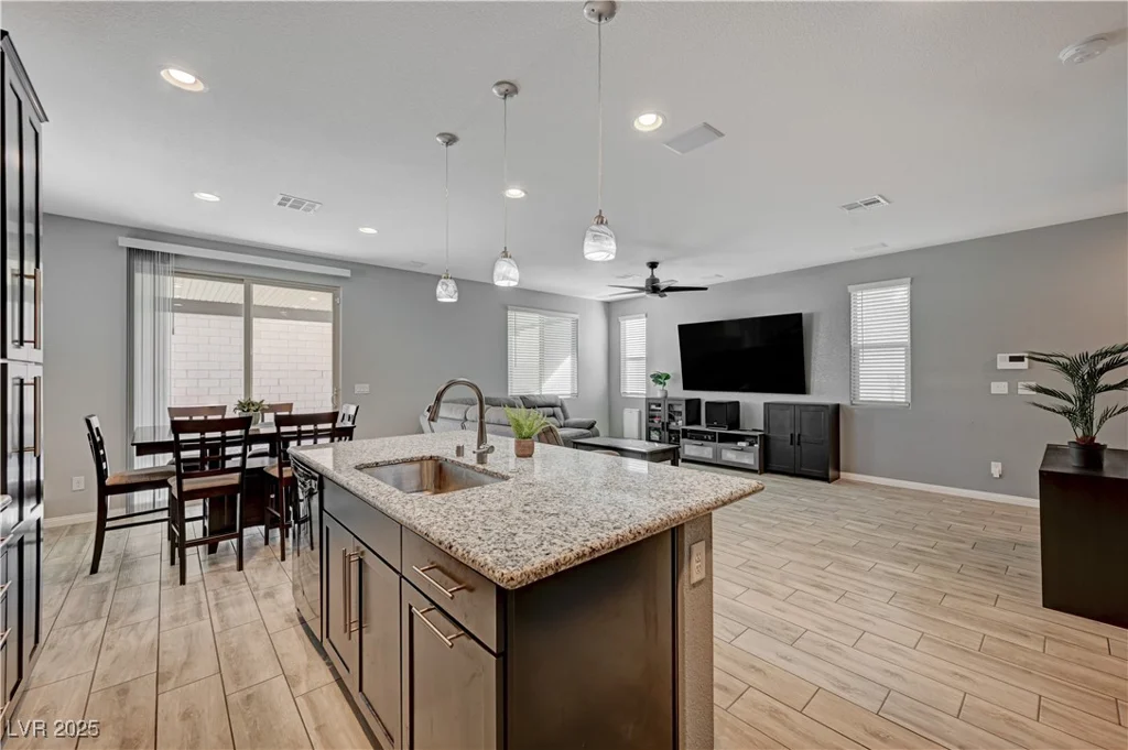 6221 Desert Orchid, Las Vegas, NV 89141