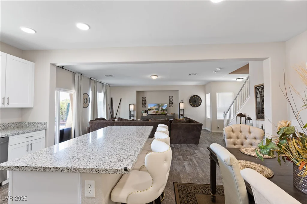 8124 Loma Del Ray, Las Vegas, NV 89131