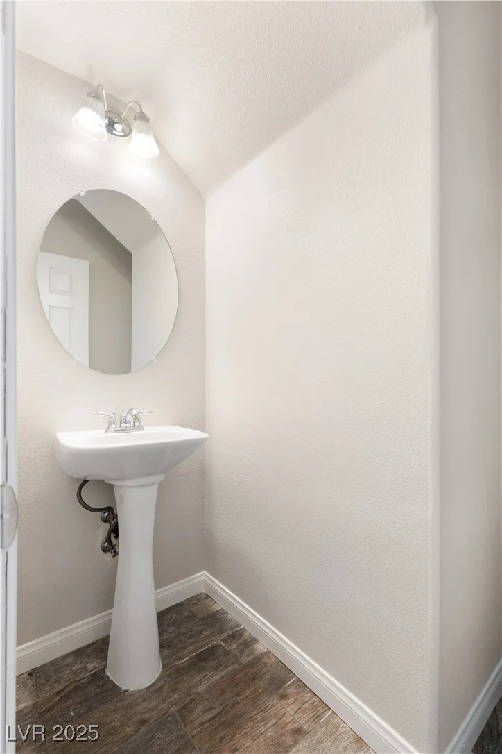 8124 Loma Del Ray, Las Vegas, NV 89131