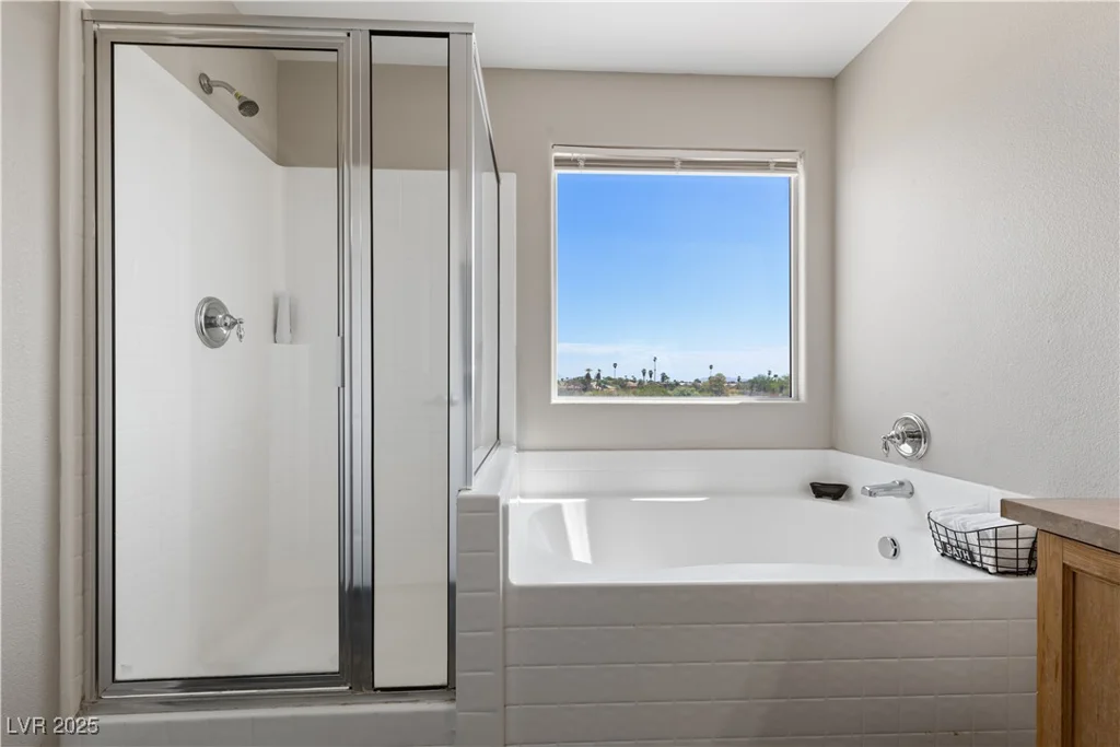 8124 Loma Del Ray, Las Vegas, NV 89131