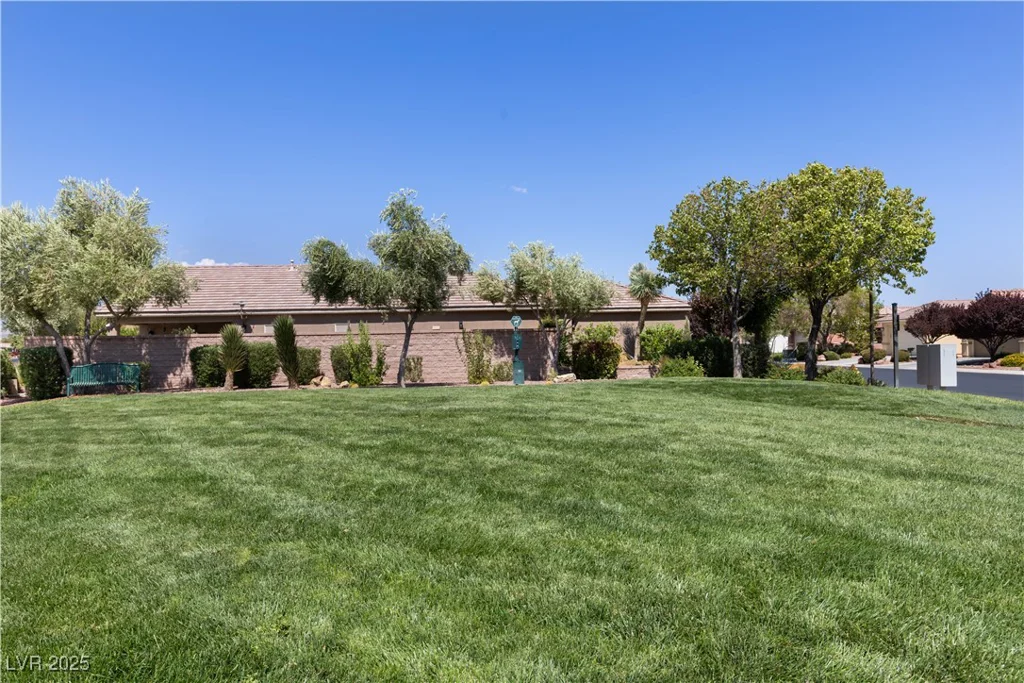 8124 Loma Del Ray, Las Vegas, NV 89131