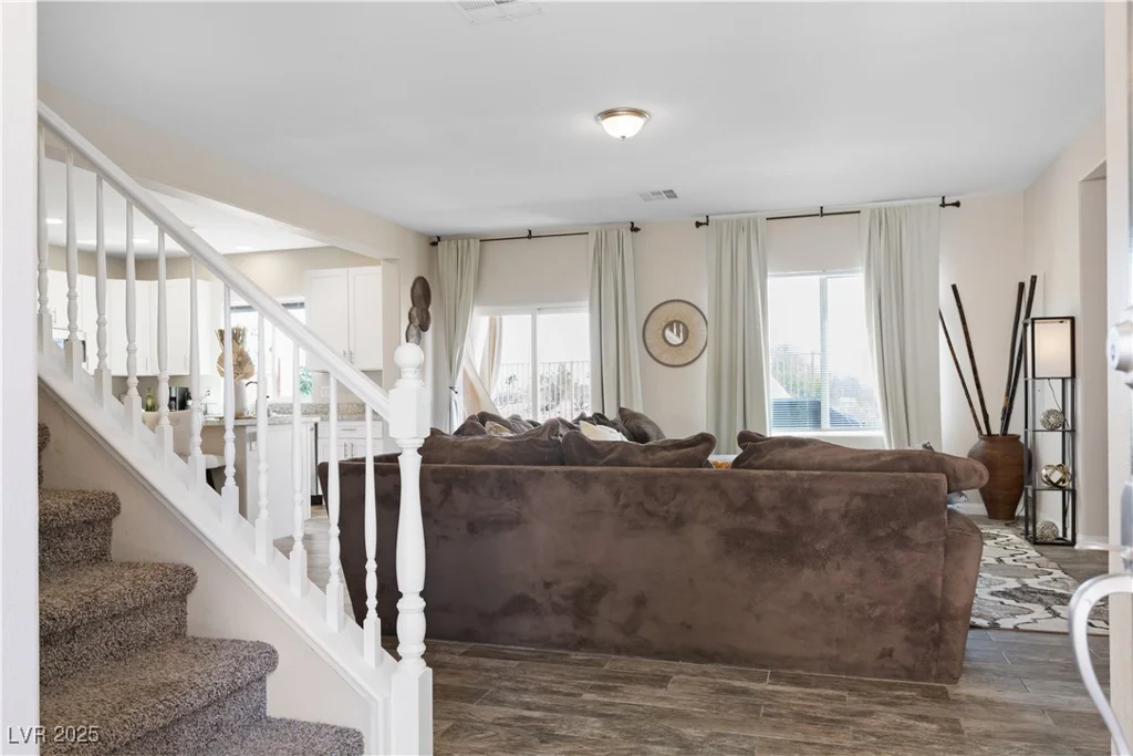 8124 Loma Del Ray, Las Vegas, NV 89131