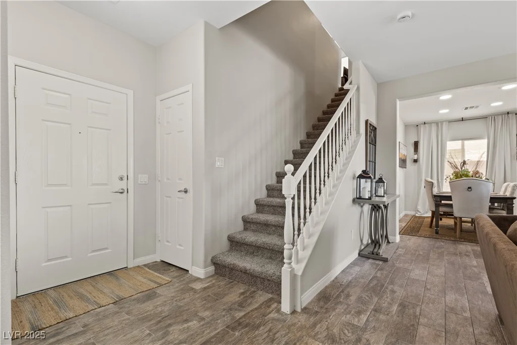 8124 Loma Del Ray, Las Vegas, NV 89131