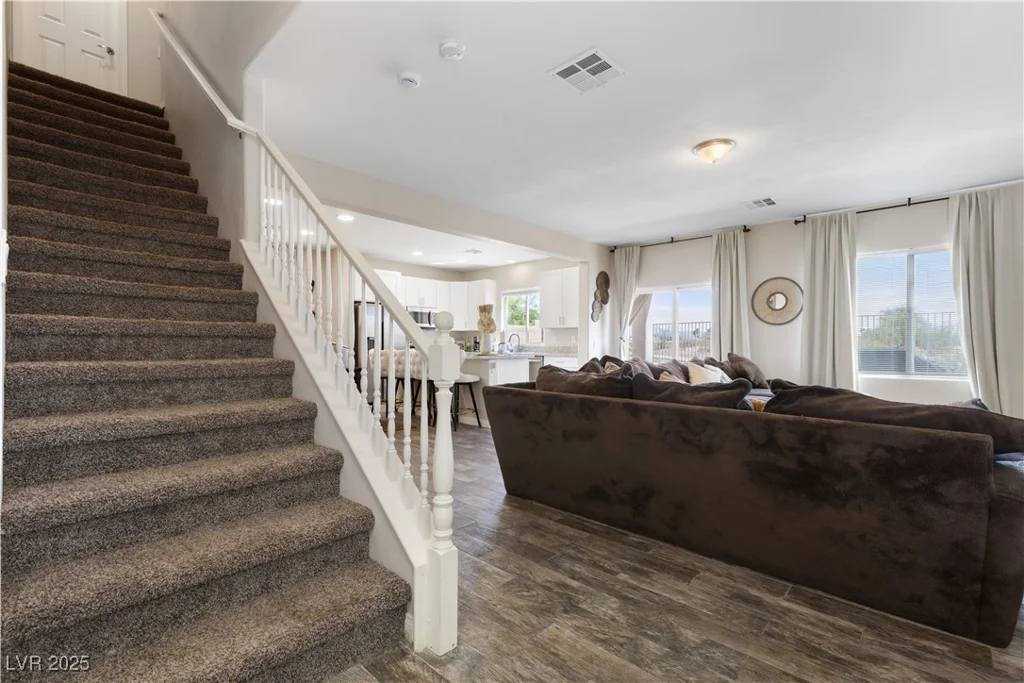 8124 Loma Del Ray, Las Vegas, NV 89131