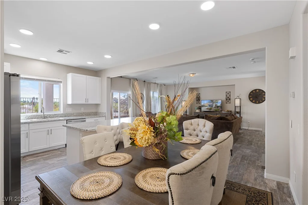 8124 Loma Del Ray, Las Vegas, NV 89131
