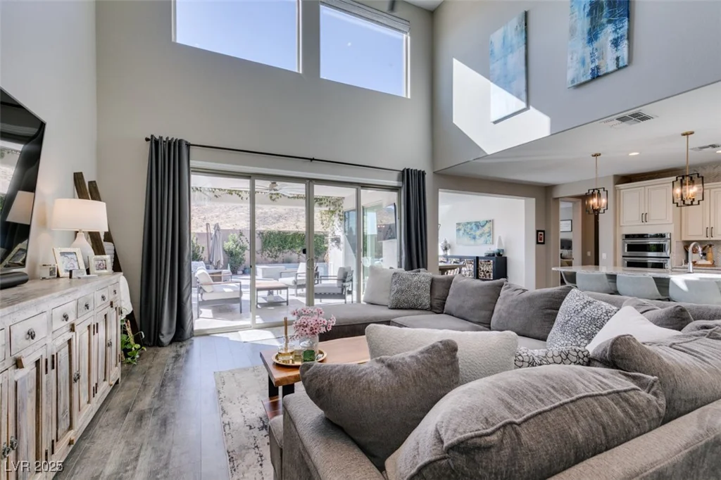 9519 Chandler Springs, Las Vegas, NV 89148
