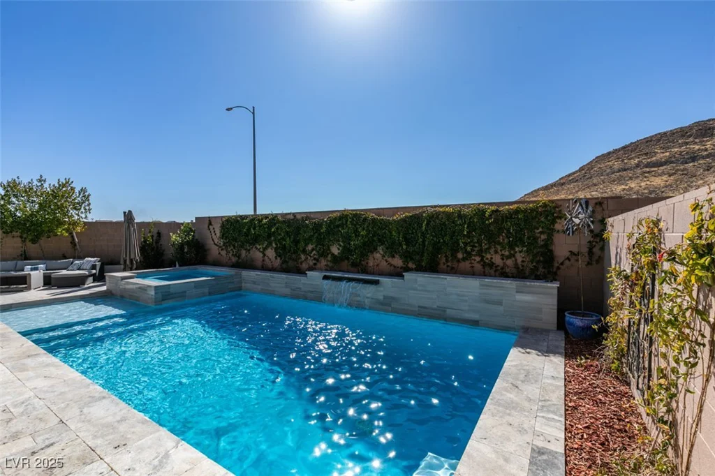 9519 Chandler Springs, Las Vegas, NV 89148