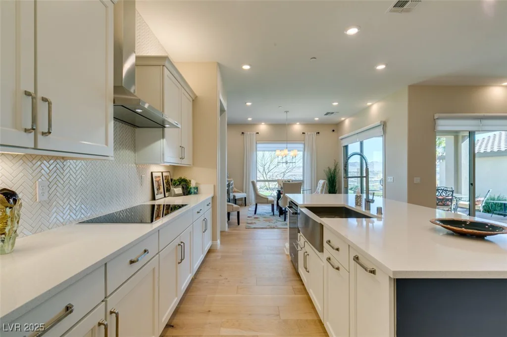 24 Cliffwater, Henderson, NV 89011
