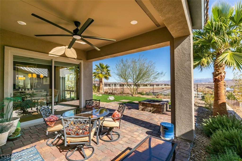 24 Cliffwater, Henderson, NV 89011