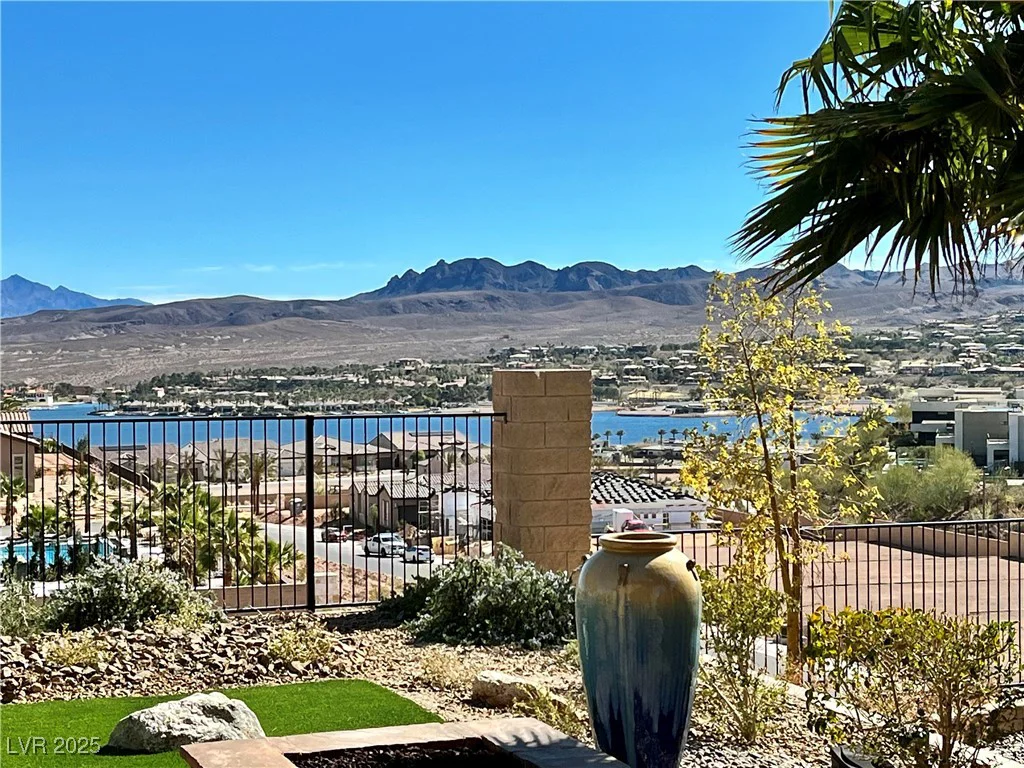 24 Cliffwater, Henderson, NV 89011