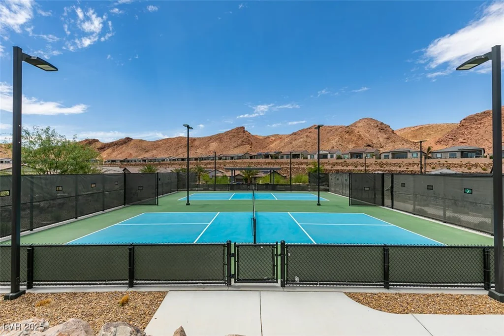 24 Cliffwater, Henderson, NV 89011