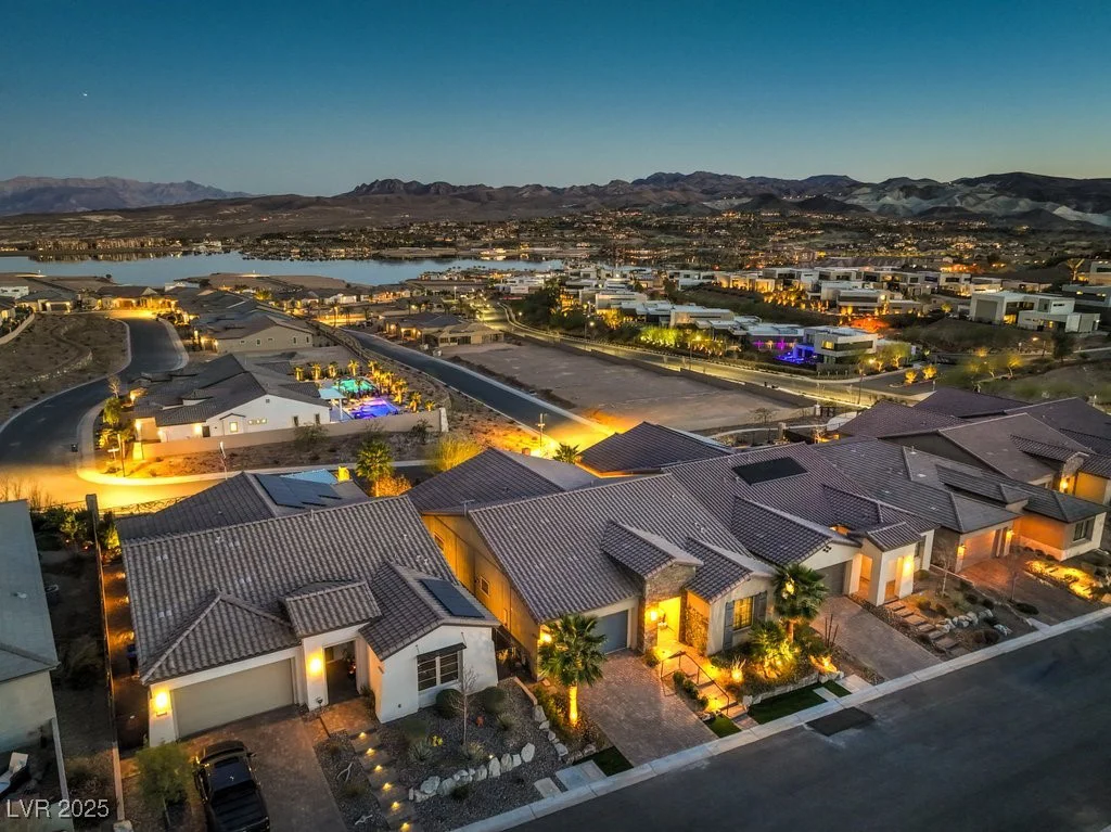 24 Cliffwater, Henderson, NV 89011
